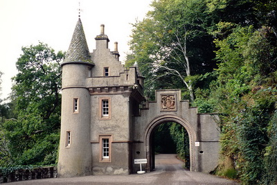 Ballindalloch Castle