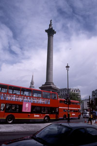 �l���\����̓���